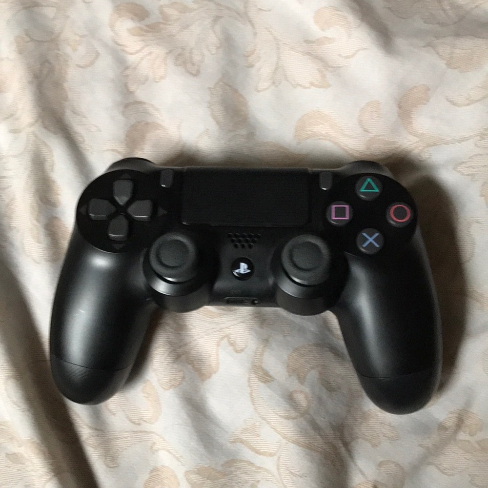 Sony PlayStation 4 not broken, Pre owned